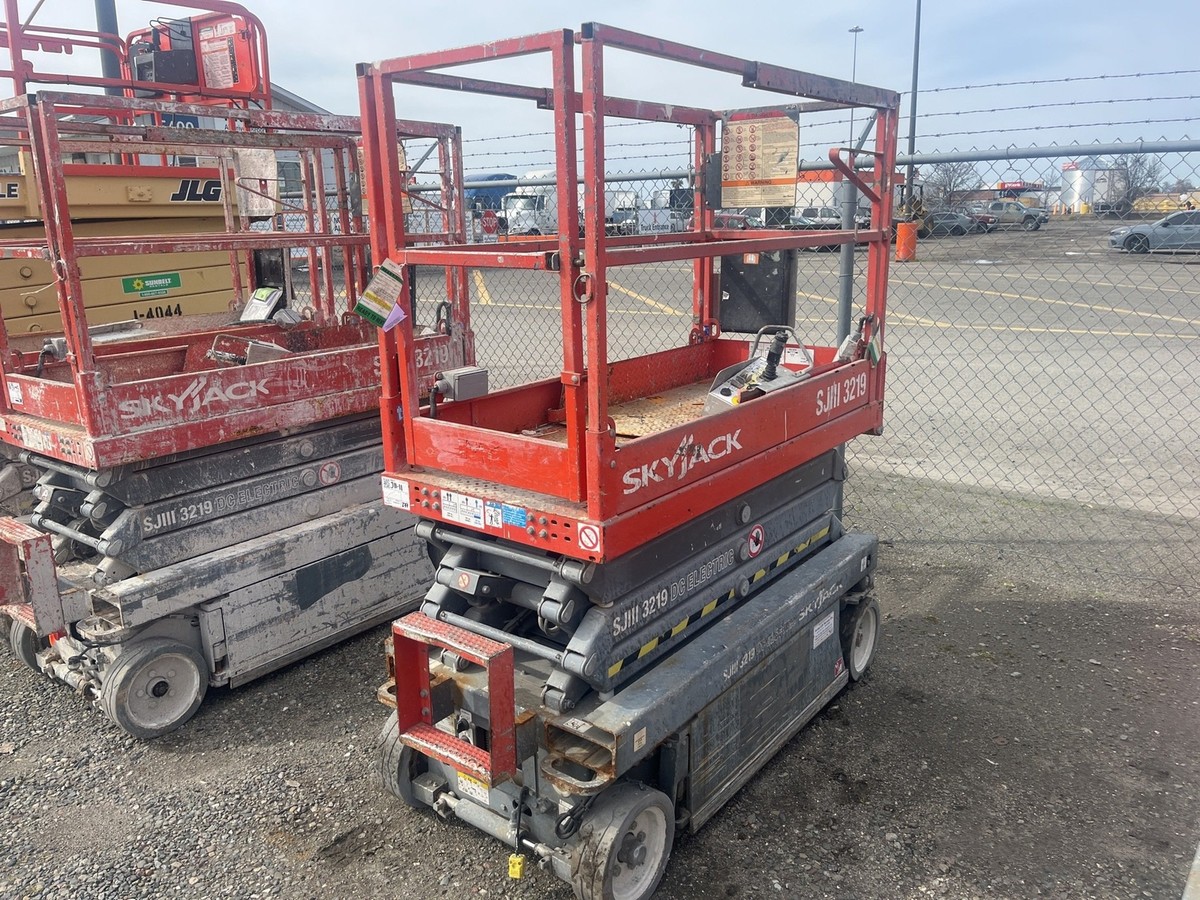 2013 SKYJACK SJIII-3219 Electric Scissorlift Aerial Lift # 3917 | eBay