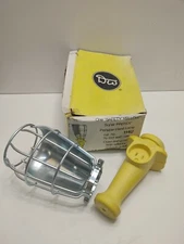 NEW OLD STOCK! WOODHEAD PROTEX YELLOW 75-100W PORTABLE HAND LAMP 114U