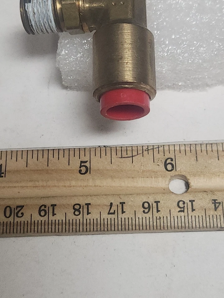 Brass Push To Connect Swivel Branch Tee 3/8" OD X 1/4" mnpt  1 qty  see pictures - Image 4 of 4