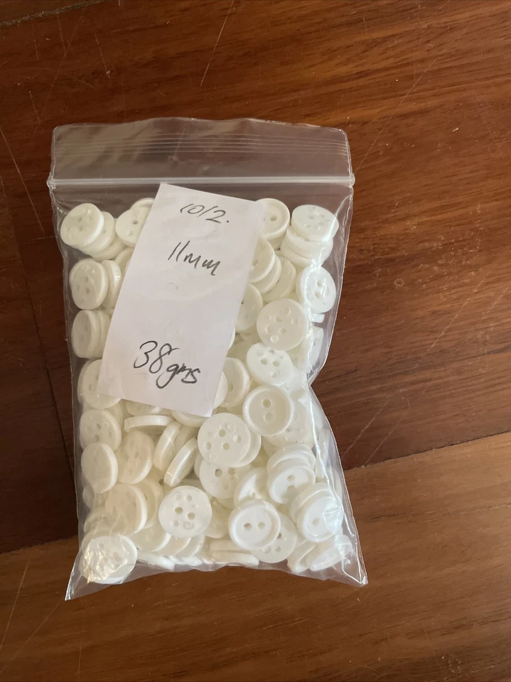 11mm X 10 Pc White Shiny Lipped Flat 2 Hole Plastic Buttons - Image 4 of 4