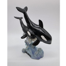 SeaWorld Orca Whale Resin Figurine Collectible Sculpture Whale and baby