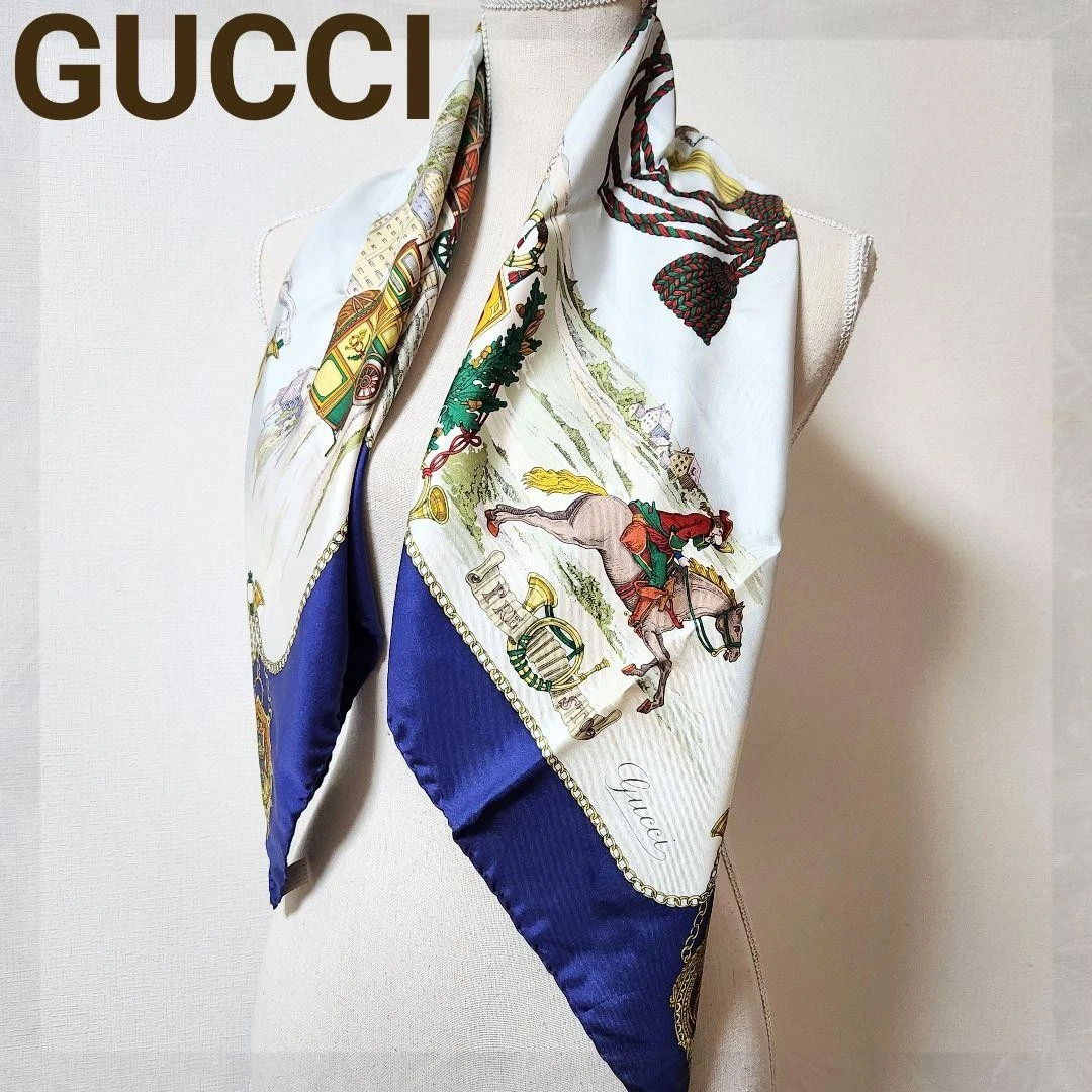 écharpe vintage Gucci 100% soie made in italy dirigeable calèche bleu années 90 classique