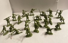 ARMY MEN Plastic Lot Of 23 Assorted Figures Vintage Olive Green Light Green