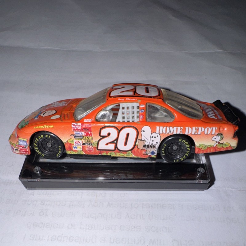 Racing Champions 1:64 Tony Stewart #20 Home Depot 2002 Pontiac Grand Prix LE 