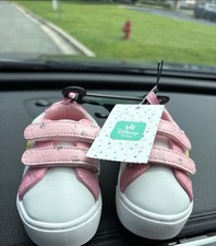 Disney Ig Lic Pooh Baby Shoes Pink  White 3