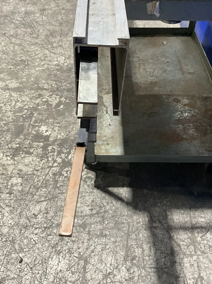 8' Starline Track Busway 225 Amp 300v Cat No. B225-4PG-8 🟦 - Imagem 4 de 4