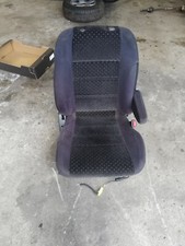 Subaru Forester 2002 SF 2.0 125 PS Sitz vorne rechts mit Airbag und Armlehne  👍