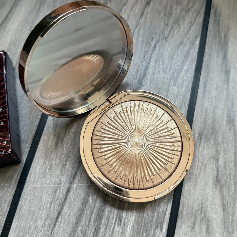 Discontinued Charlotte Tilbury Magic Star Highlighter Illuminator Brand New - Image 2 of 3