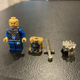 LEGO Minifigure CAS425  CROWN KING Castle Fantasy Era  7078 + Chrome Gold Sword