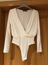 Women’s Long Sleeve Deep Plunge Cream Bodysuit Top Never Worn UK 10