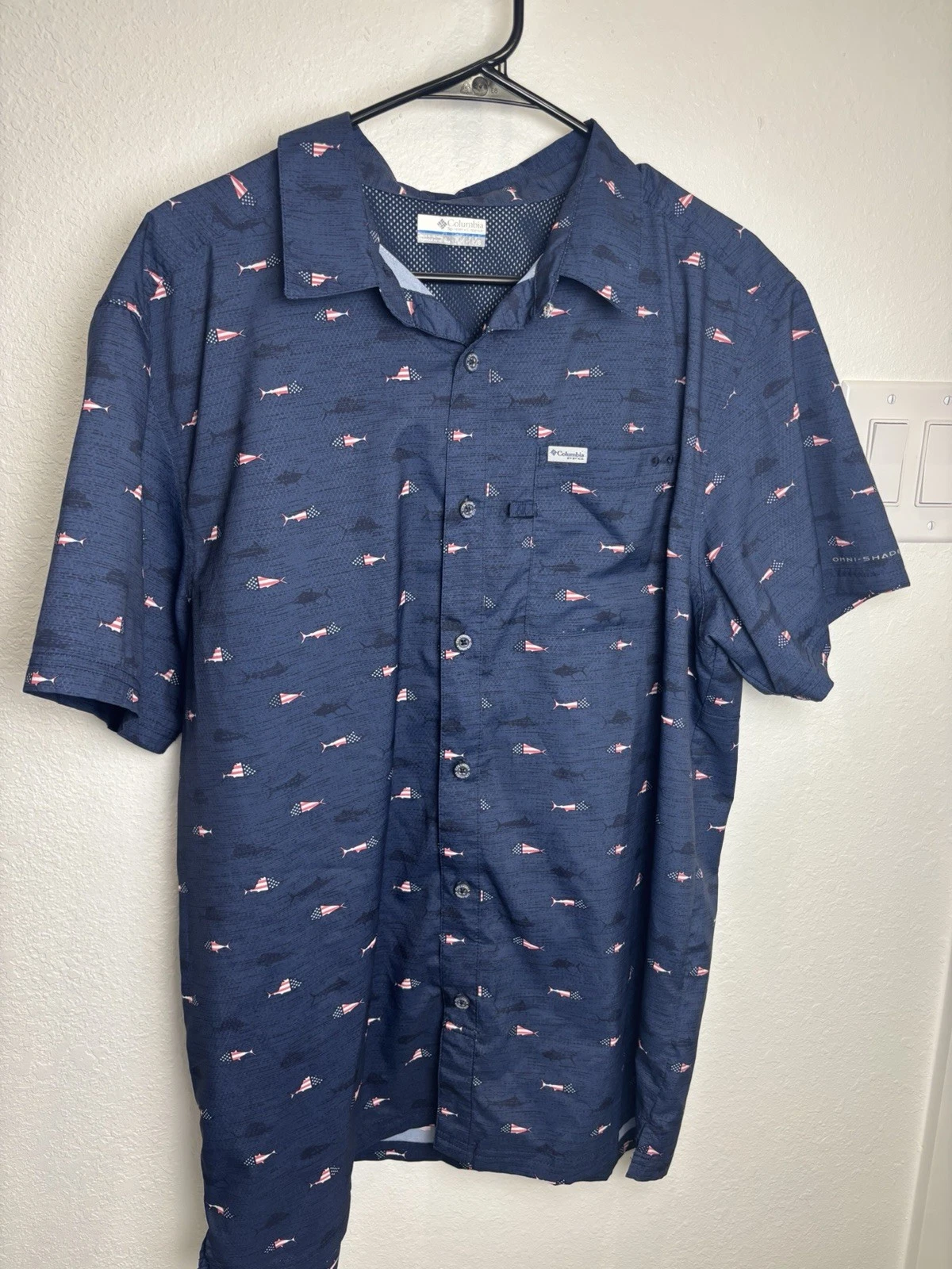 Columbia PFG Fishing Shirt Men's Large Blue American Flag Fish Print Omni-Shade