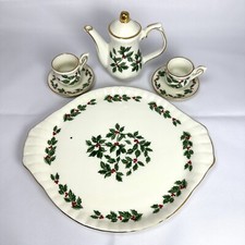 Miniature Christmas Holly Berries 7-piece Doll Tea Set With Gold Trim
