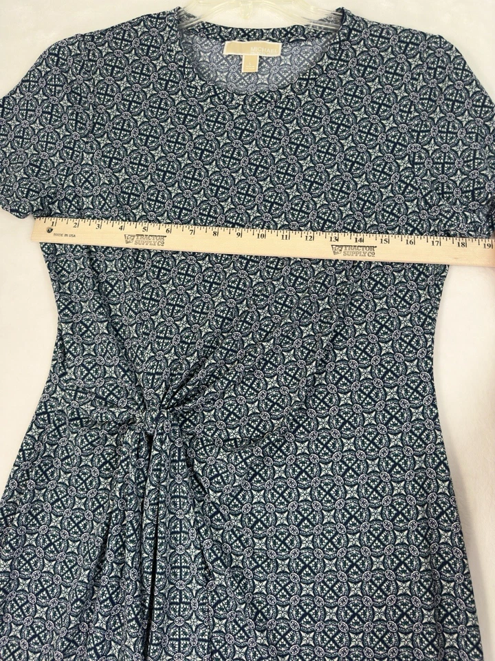 Vestido Michael Kors Grande Mangas Cortas Imitación Envoltura Estampado Azul Hasta la Rodilla Para Mujer Foto 3 de 4