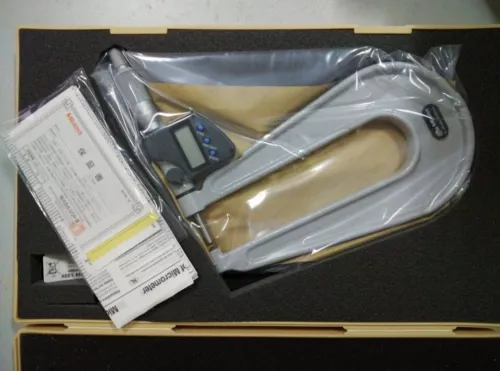 1 pcs Mitutoyo 389-251-30 Digital micrometer 0-25
