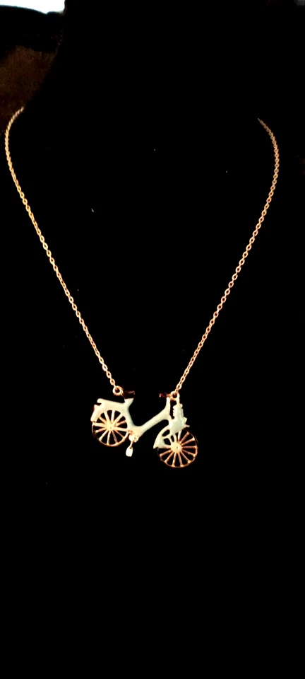 Collar de bicicleta azul caprichoso Betsey Johnson Foto 2 de 4