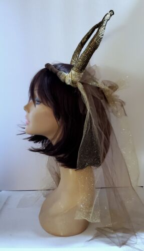 Veiled Headdress Golden Horns - Picture 3 of 7