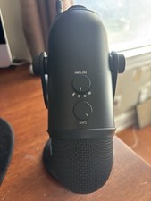 Blue Microphones Yeti USB Desktop Microphone Adjustable Gain Multi-Pattern Black