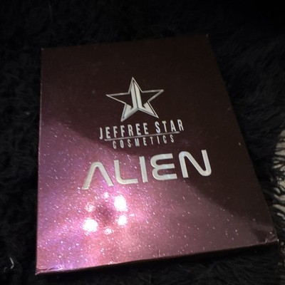 Jeffree Star Cosmetics Alien Eyeshadow Palette Matte Shimmer Pressed Powder