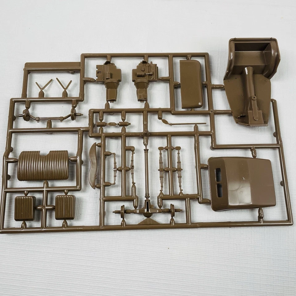 Matchbox MG TC Sports 1/32 Vintage Plastic Model Kit PK-306 - Damaged Box - Image 3 of 4