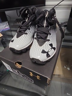 UA Renegade Rm Jr. football Cleats 1269745 011 Size 12K