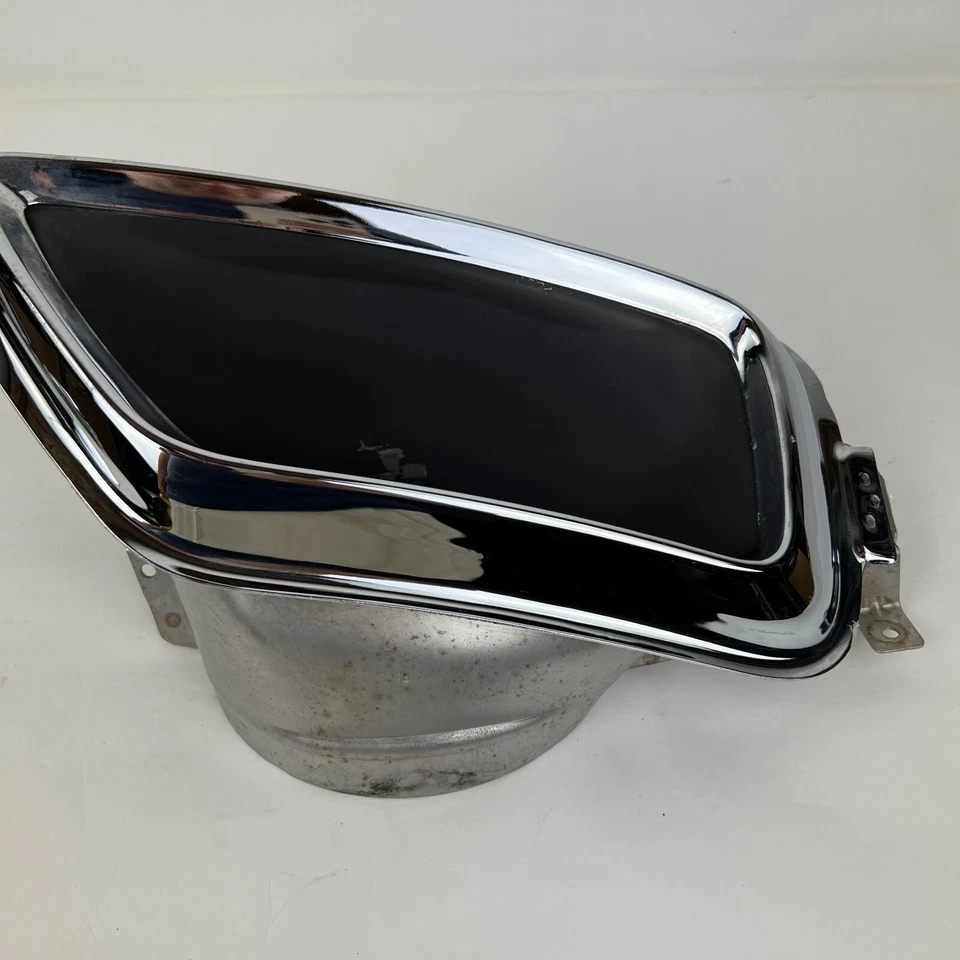 Bisel de tubo de escape trasero derecho Buick Enclave 2013-2017 OEM 22758248 Foto 4 de 4