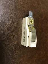 Leecraft VCC 26-07 2000W 600V 10A , 2109-0050 Lamp Holder, 20 piece in a lot