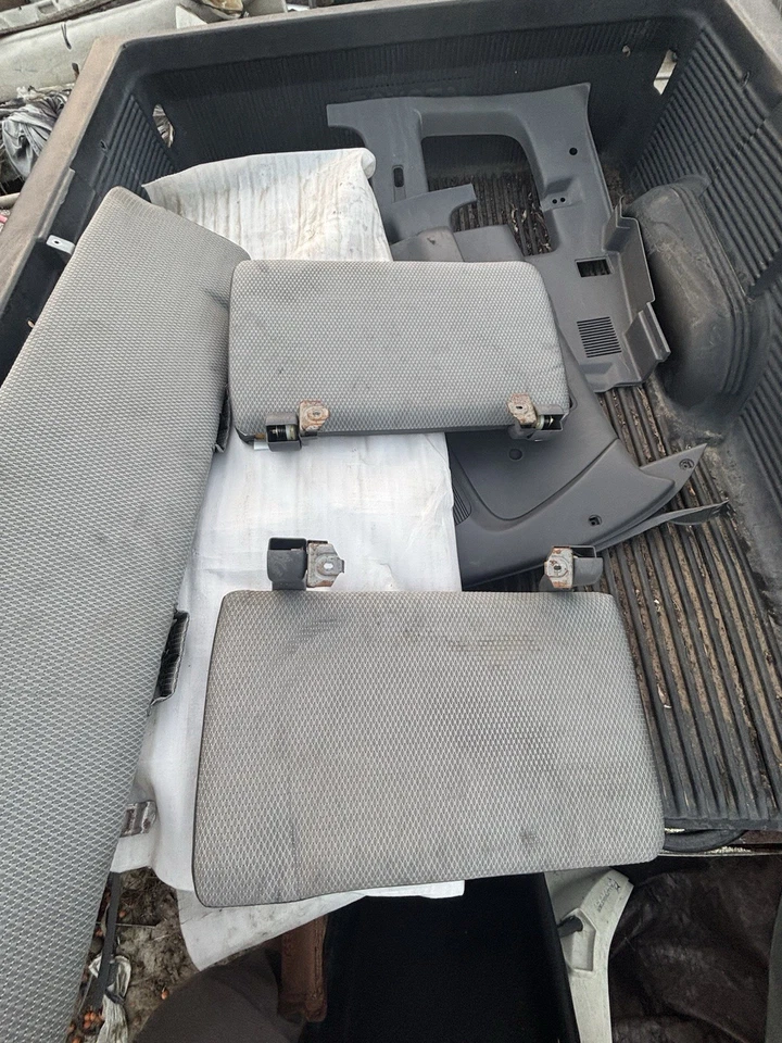 Juego de asientos de banco trasero Toyota Tacoma 1995-2004 cabina extendida gris OEM V20 Foto 2 de 2