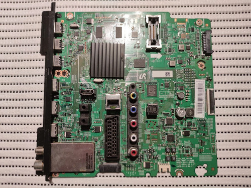 Mainboard BN41-01958B aus Samsung UE65F6470SS TV.