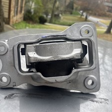 Volvo Xc90 Left Side Engine Mount. Factory Br...