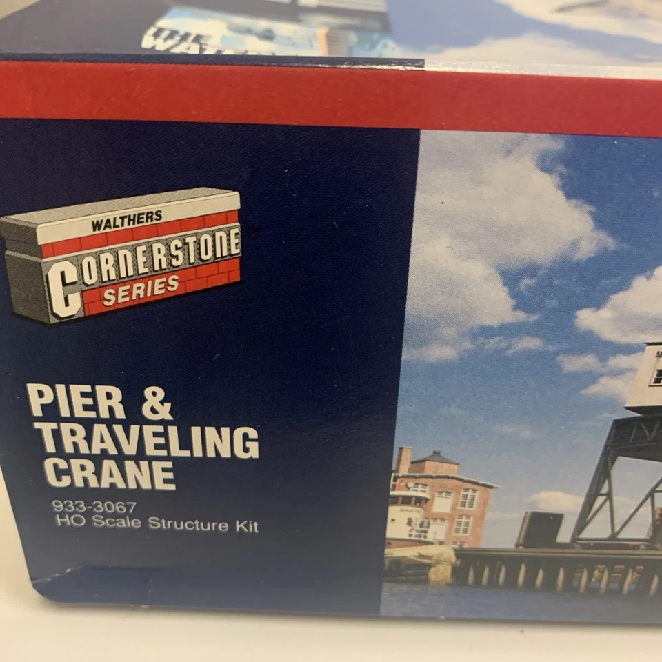 Walthers 933-3067 HO Pier & Traveling Crane Construction Vehicle Kit, Open Box - Image 2 of 4
