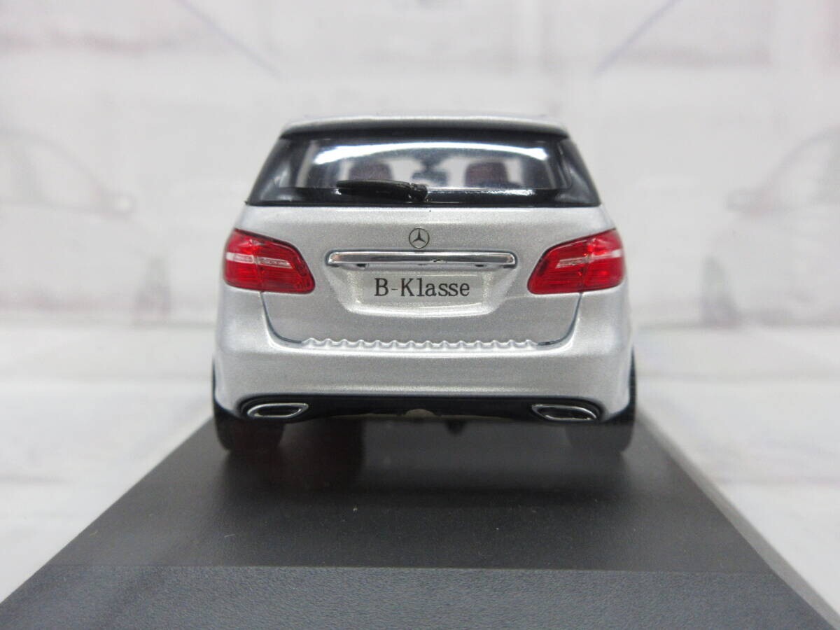 1:43 Mercedes Benz B class AMG line polar silver Diecast