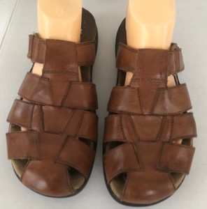 earth spirit closed toe sandals