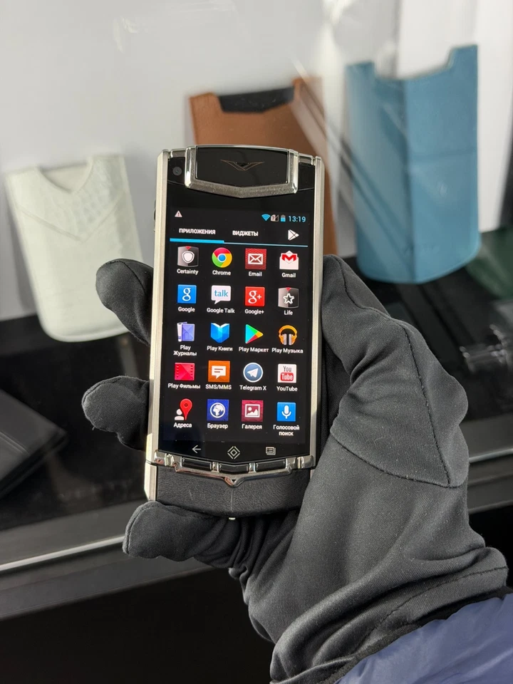 Vertu Ti Titanium Black Leather 3G - 64 GB - Black (Unlocked) - Image 2 of 4