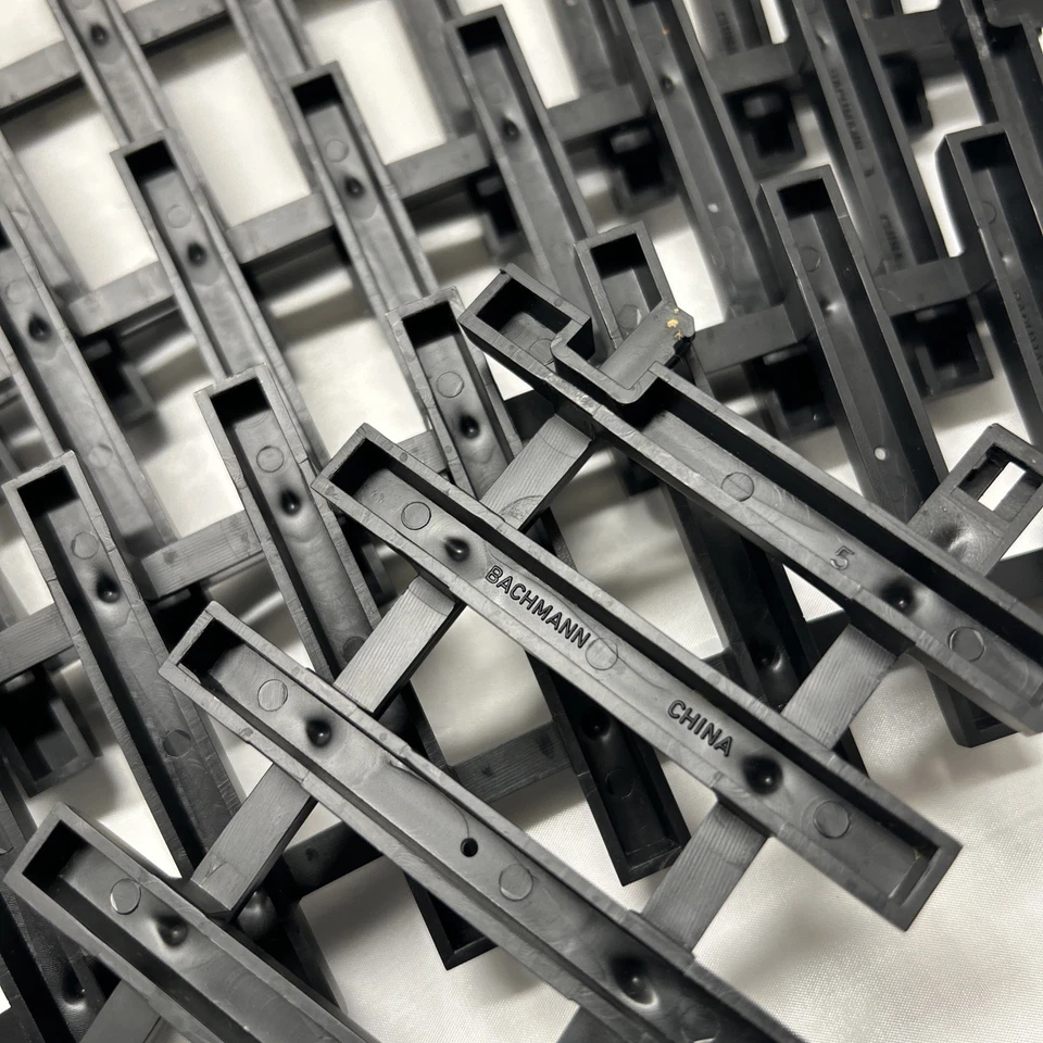 Bachmann Big Haulers G Scale Train Tracks 4 Curved Track All Plastic - Image 3 of 3