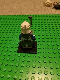 Lego Sets 7869 And 7669 Complete Sets With Mint Condition Minifigures.