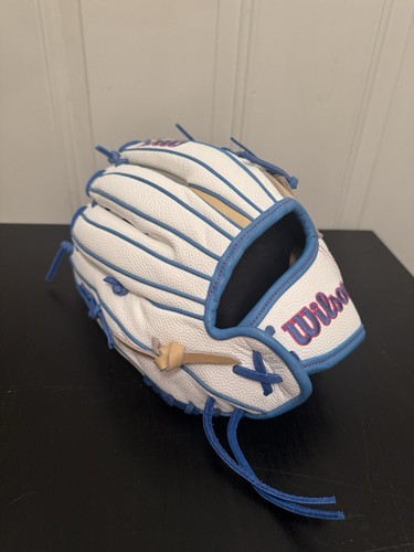 Wilson A2000 12.5 Outfield Softball Fastpitch Glove T125 Pro-Stock White & Blue