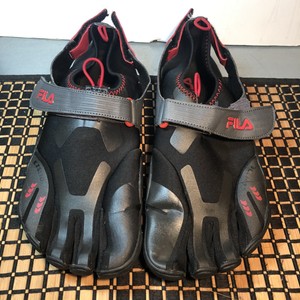 fila finger shoes