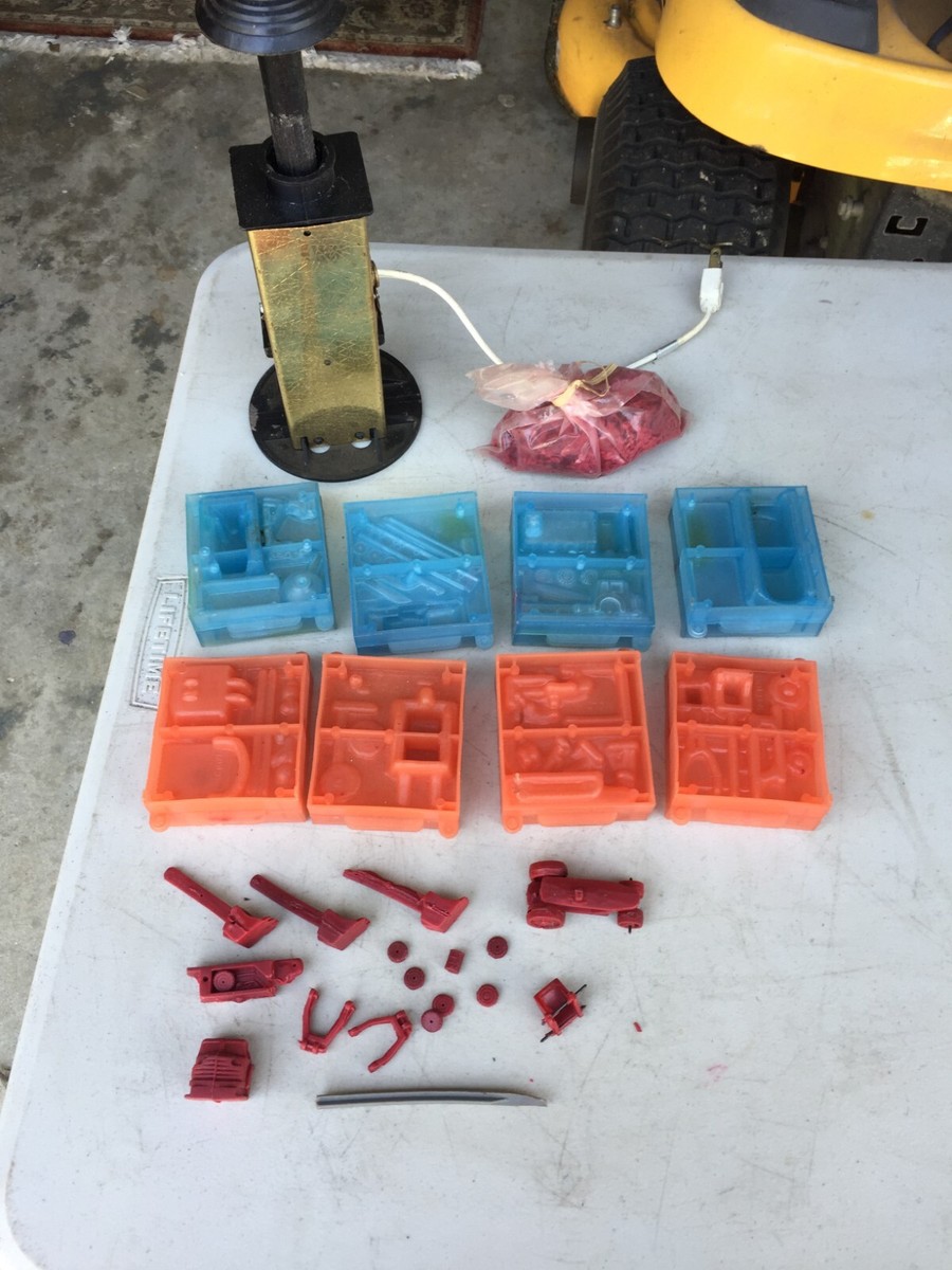 Vintage 1963 Kenner's Electric Mold Master Toy Maker 2 Sets