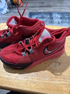 Boys 4.5Y - Nike Kyrie Flytrap 6 University Red