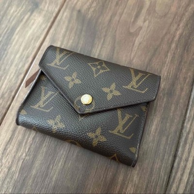 Monogram Portefeuille Victoire Compact Wallet Tri-Fold Wallet