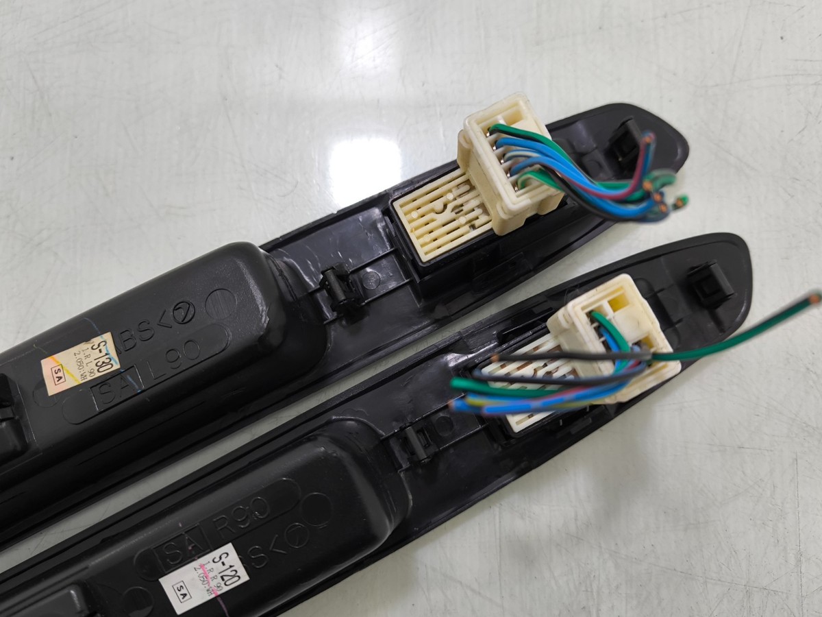 スバル フォレスター SG5/SG9 ドアスイッチ JDM SUBARU FORESTER SG5