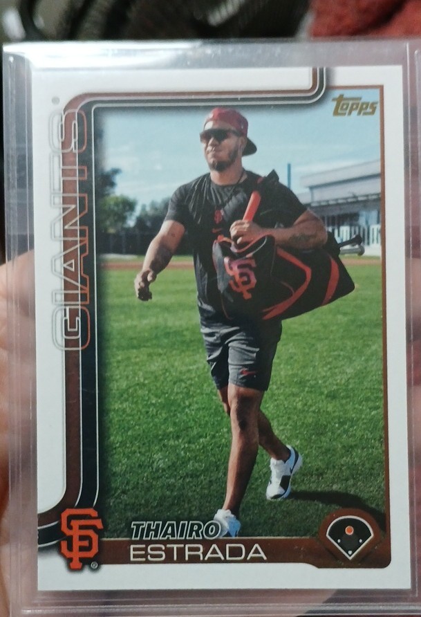 2025 Topps Series 1 - Thairo Estrada #2 Golden Mirror Image Variation