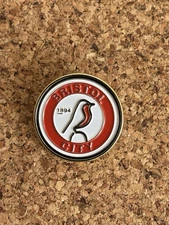Bristol City Quality Metal/Enamel Crest pin badge  Price includes postage in UK