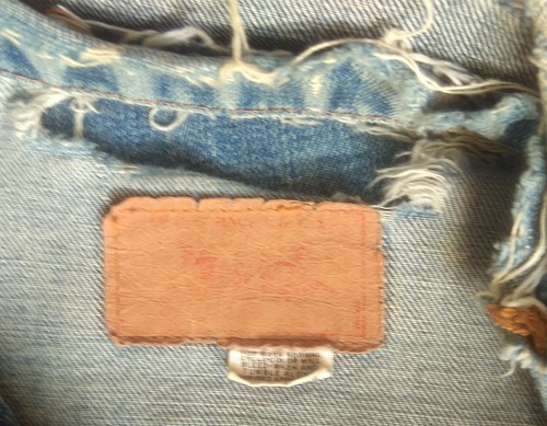 " Vintage " - 1980's - Levi's - Denim Jacket - Naturally Distressed - (medium) - Picture 11 of 12