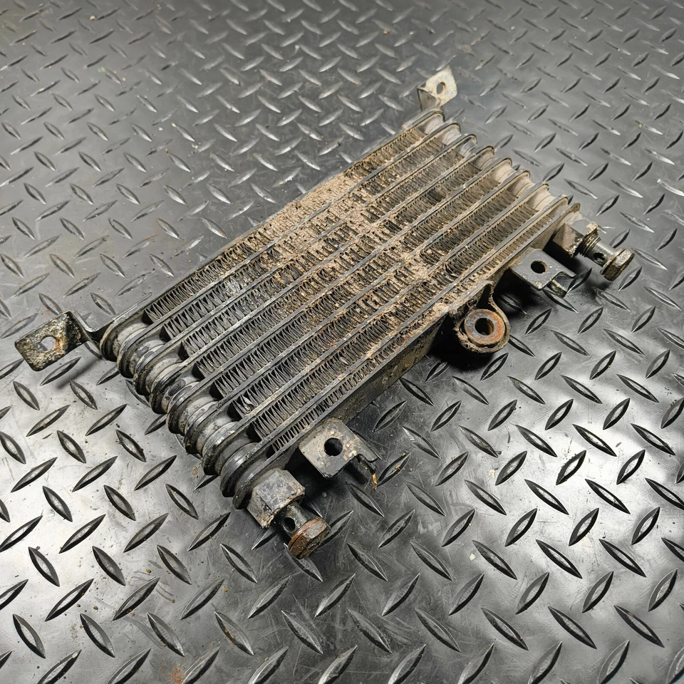 Radiador enfriador de aceite Triumph Sprint ST 955 1999-2004 Foto 2 de 4