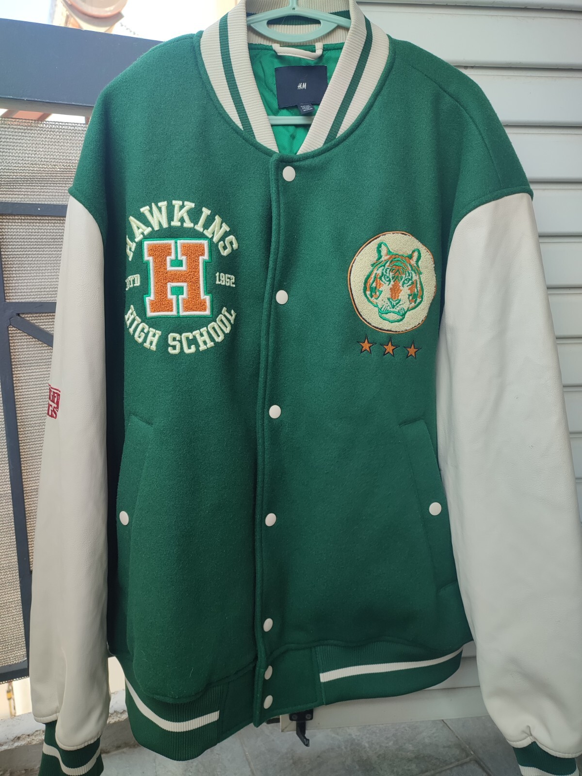Picture 1 of 4