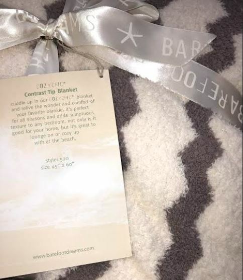 NWT Barefoot Dreams Cozy Chic Contrast Tip Blanket 45