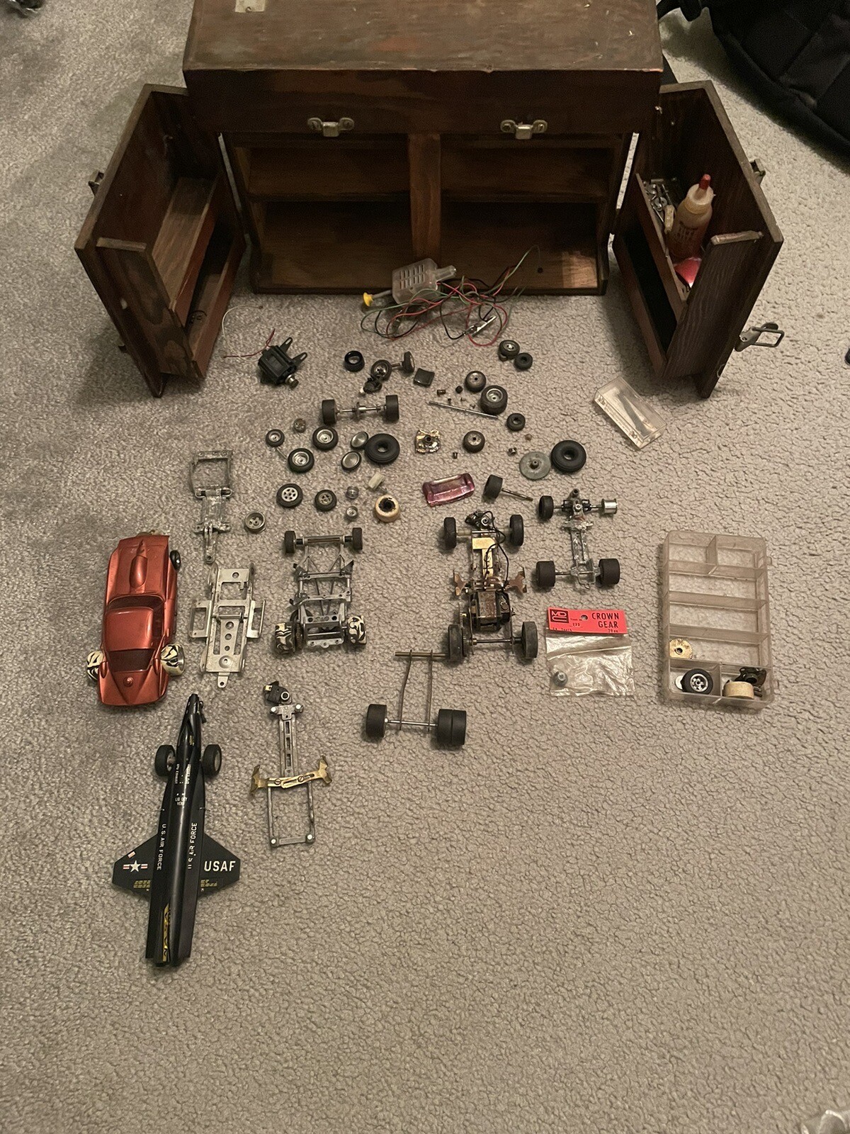 VINTAGE SLOT CAR PARTS W/ WOODEN SLOT CAR CARRY CASE eBay