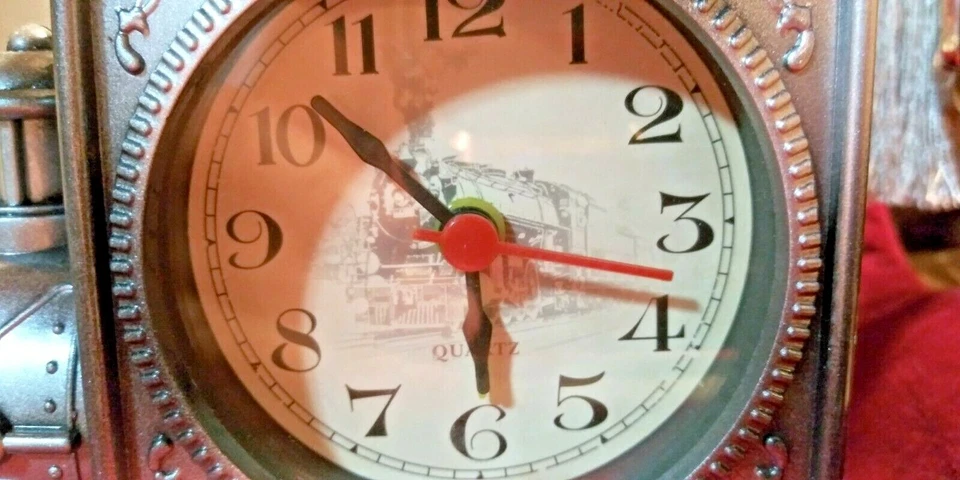 Quartz Alarm Clock Artistic vintage Train Shape Gray Plastic light weight - Image 3 of 4
