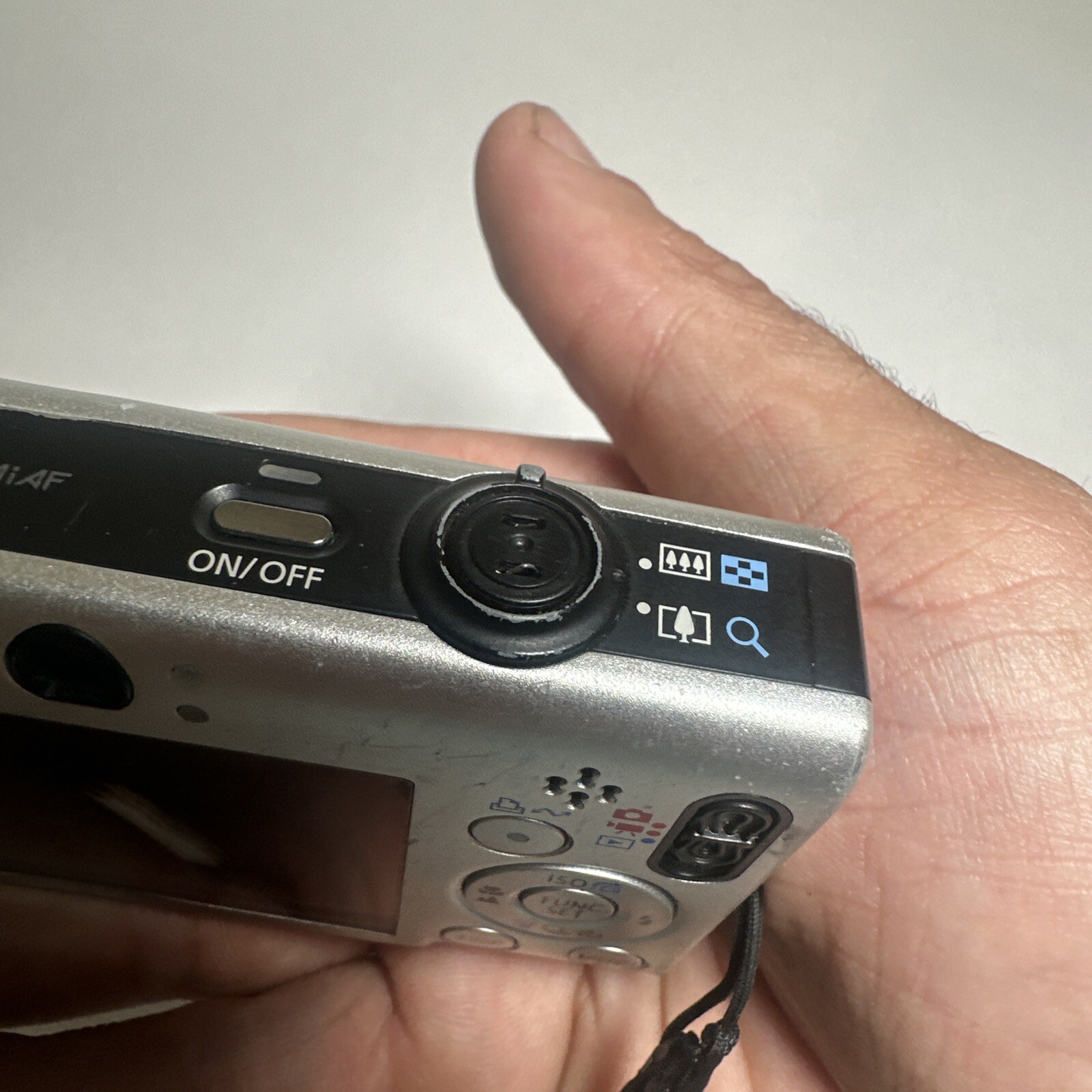 Canon PowerShot SD1100 IS Digital Camera ELPH 8.0MP Battery Charger